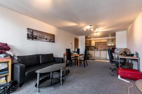 2 bedroom flat for sale