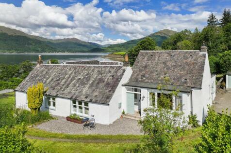 3 bedroom link detached house for sale