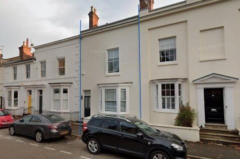 5 bedroom terraced house for sale