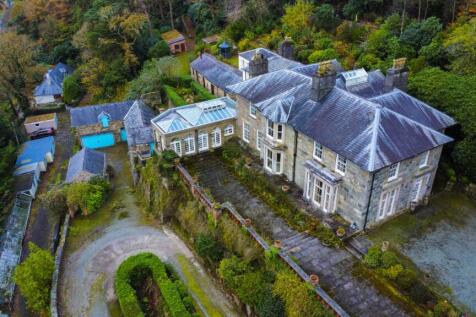 5 bedroom country house for sale