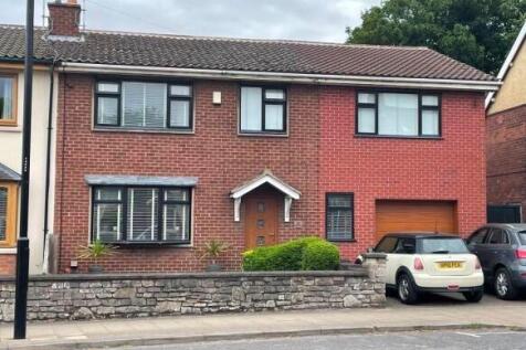 4 bedroom semi-detached house for sale