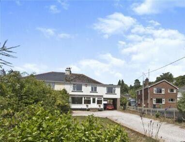 5 bedroom semi-detached house for sale