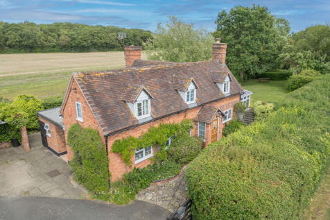 4 bedroom cottage for sale