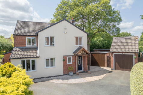 4 bedroom detached house for sale