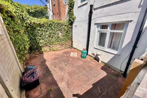 GFF 29 Ashley Road, Poole, Dorset... 1 bed flat for sale