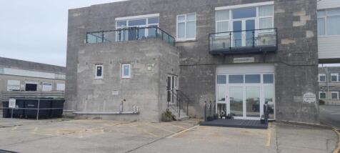 Studio flat for sale