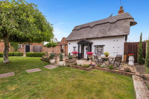 3 bedroom cottage for sale