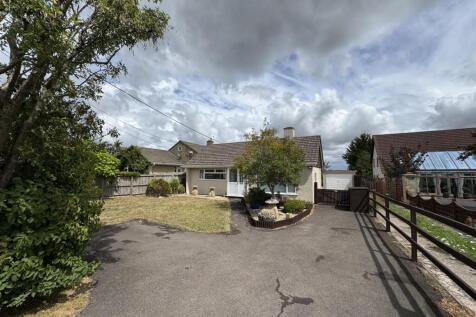 2 bedroom detached bungalow for sale