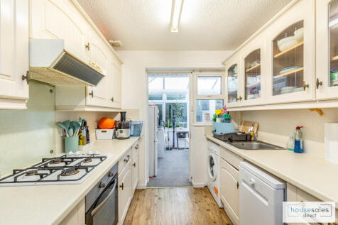 2 bedroom semi-detached bungalow for sale