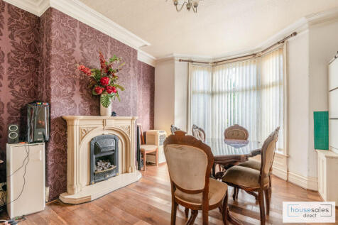 4 bedroom terraced house for sale