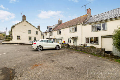 4 bedroom terraced house for sale