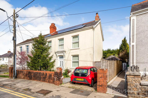 4 bedroom semi-detached house for sale