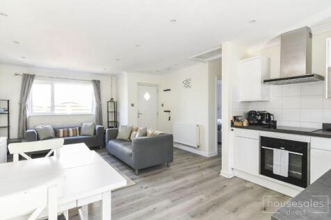 2 bedroom semi-detached bungalow for sale