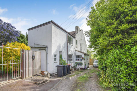 5 bedroom semi-detached house for sale