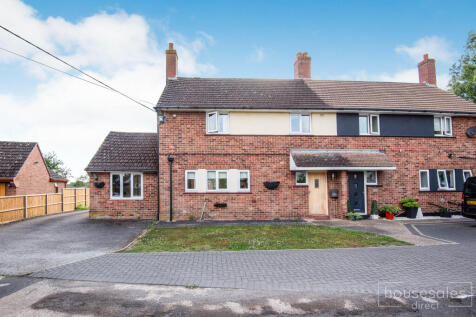 3 bedroom semi-detached house for sale
