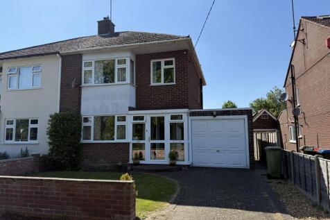 3 bedroom semi-detached house for sale