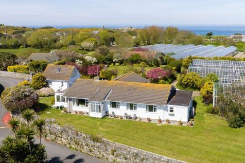 4 bedroom bungalow for sale