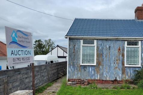 145 Heol Llanelli, Pontyates... 1 bed semi