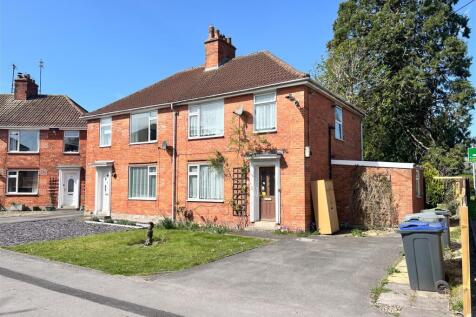 Wynsome Street, Trowbridge BA14 3 bed semi