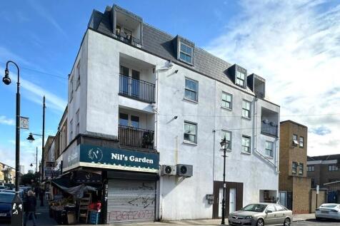 1D Hewison Street, Bow, London, E3 2HZ 3 bed flat for sale