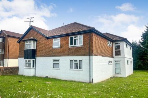 17 Hollin Court, Crawley, West... 1 bed flat for sale