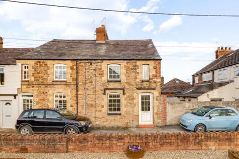 2 bedroom end of terrace house for sale
