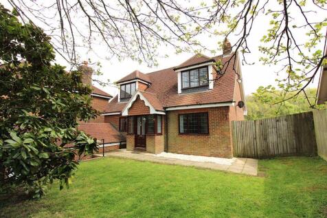 Brighton Road, Coulsdon 3 bed detached house for sale