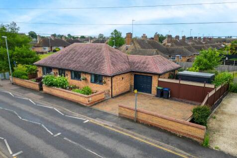 Wisbech Road, Ely CB6 3 bed detached bungalow for sale