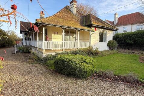 3 bedroom detached bungalow for sale