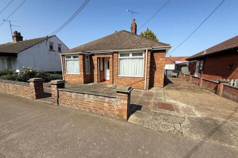 2 bedroom detached bungalow for sale