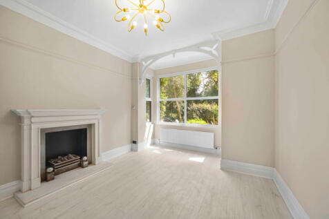 5 bedroom semi-detached house for sale