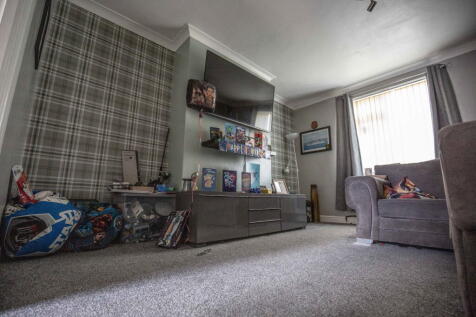2 bedroom ground floor flat for sale