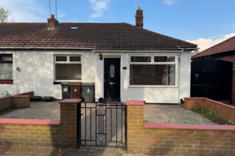2 bedroom semi-detached bungalow for sale