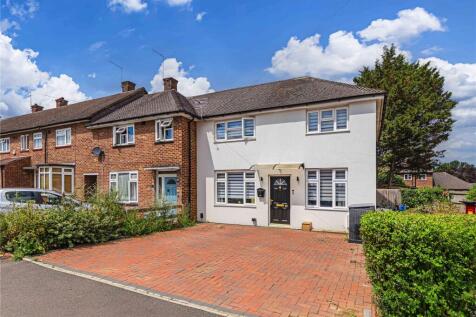 3 bedroom end of terrace house for sale