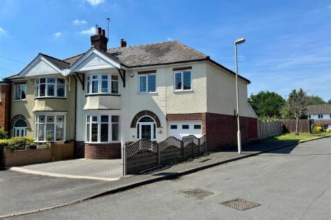 4 bedroom semi-detached house for sale