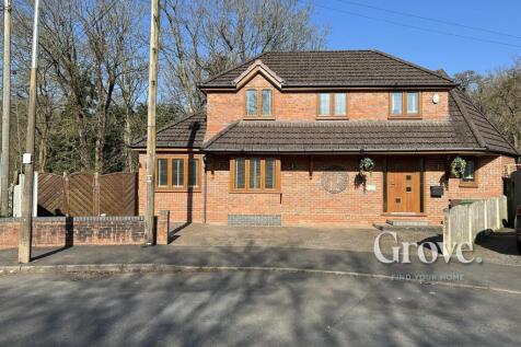 Lutley Avenue, Halesowen 3 bed detached house for sale