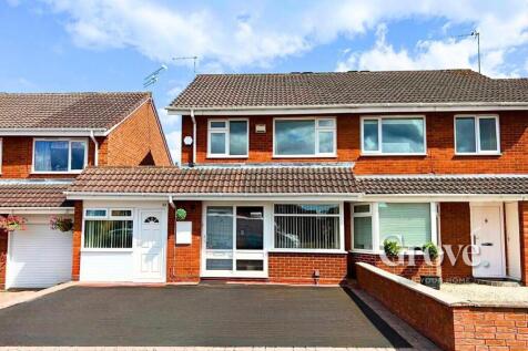 Long Mynd, Hayley Green, Halesowen 3 bed semi
