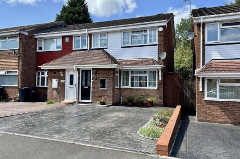Pinewood Drive, Birmingham 3 bed end of terrace house for sale