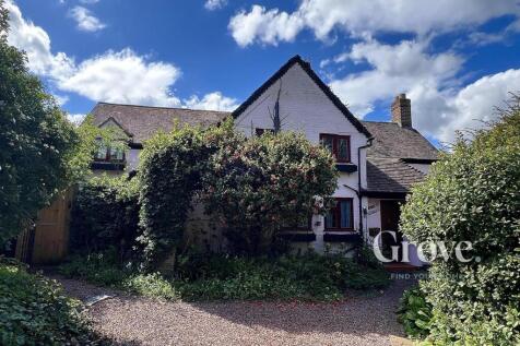 Violet Lane, Clent 4 bed house for sale