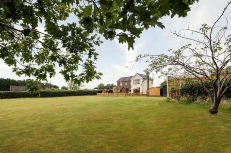 Dordale Road, Bournheath 5 bed detached house for sale