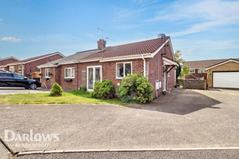 2 bedroom semi-detached bungalow for sale