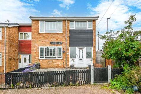 3 bedroom end of terrace house for sale