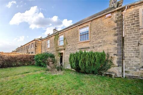The Avenue, Harewood, Leeds, LS17 End of terrace house for sale