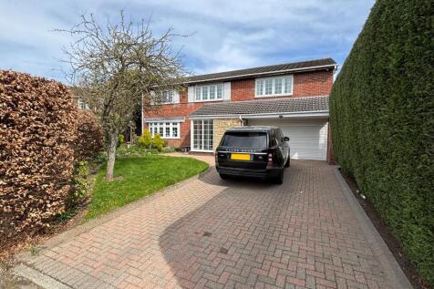 6 bedroom detached house for sale