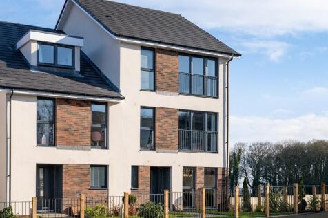 4 bedroom end of terrace house for sale