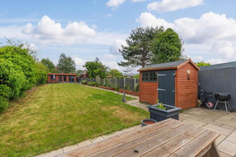 2 bedroom semi-detached bungalow for sale