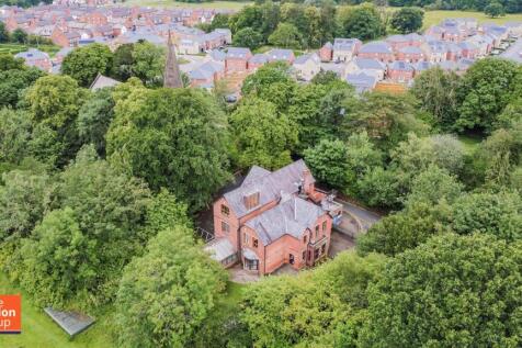 9 bedroom detached house for sale