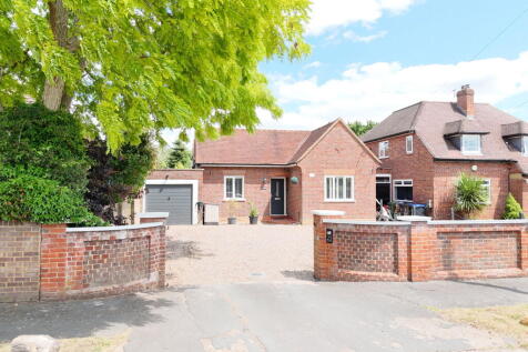 4 bedroom detached bungalow for sale