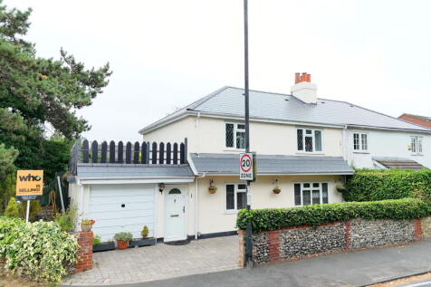3 bedroom semi-detached house for sale