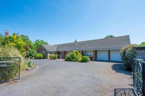 4 bedroom detached bungalow for sale